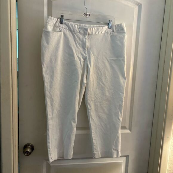 Lane Bryant Pants - Lane Bryant White Cropped Pants szc18